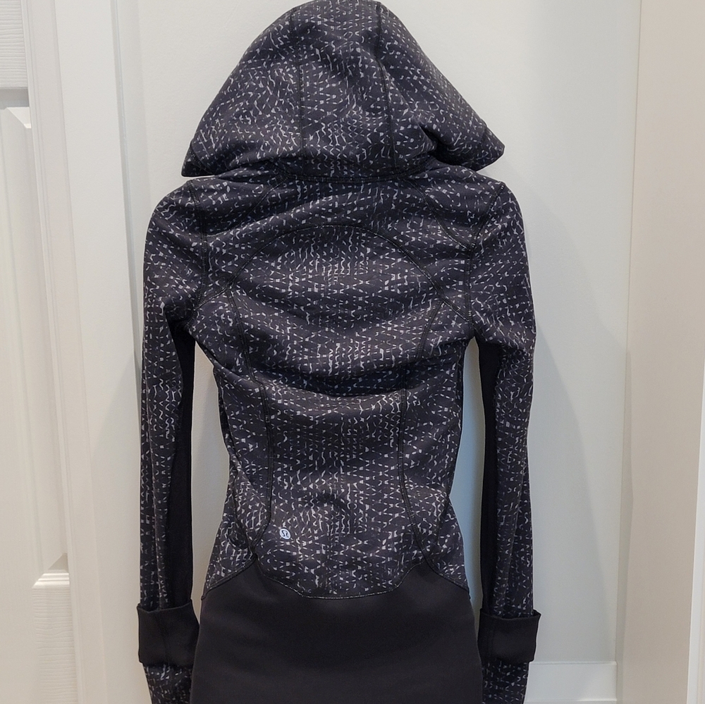LULULEMON Grey Daily Practice Jacket - Picture 9 of 13